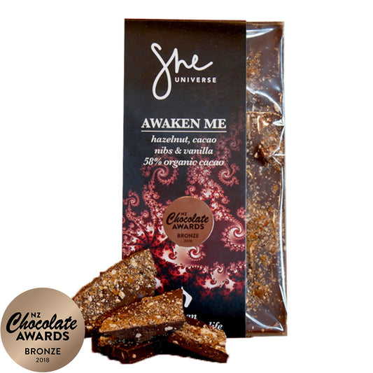 Awaken Me Bar ❤︎ hazelnut, cacao nibs & vanilla 58% 90g